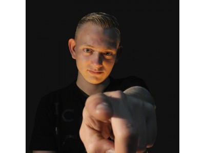 vrijdag 20.30 - 20:55h - DJ Sandro Strobbe