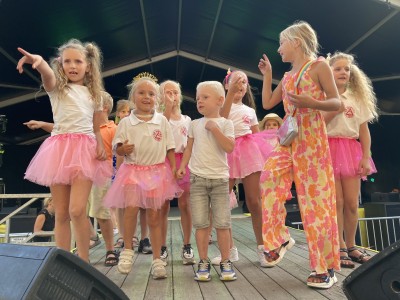 zondag 17:00 - 18:00h Kinder-animatie/disco