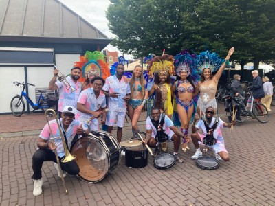 zondag 14.00 - 15.30h - Brassband Dream Team Showtime